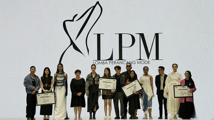 Kompetisi Fashion Designer Muda Dimentori Juri Ternama